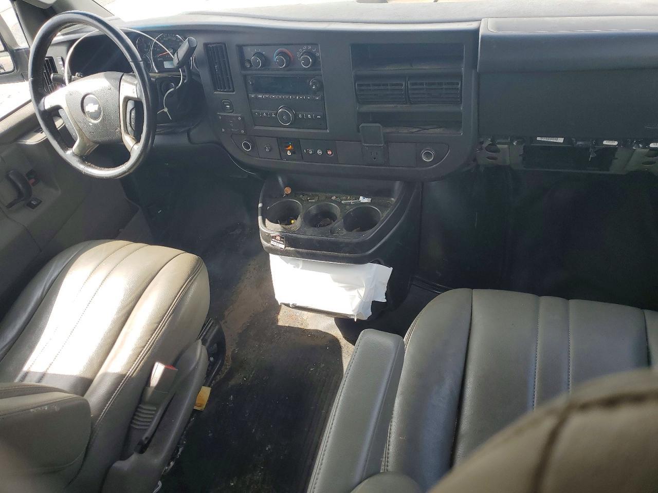 2019 Chevrolet Express G2500 - zdjęcie 8