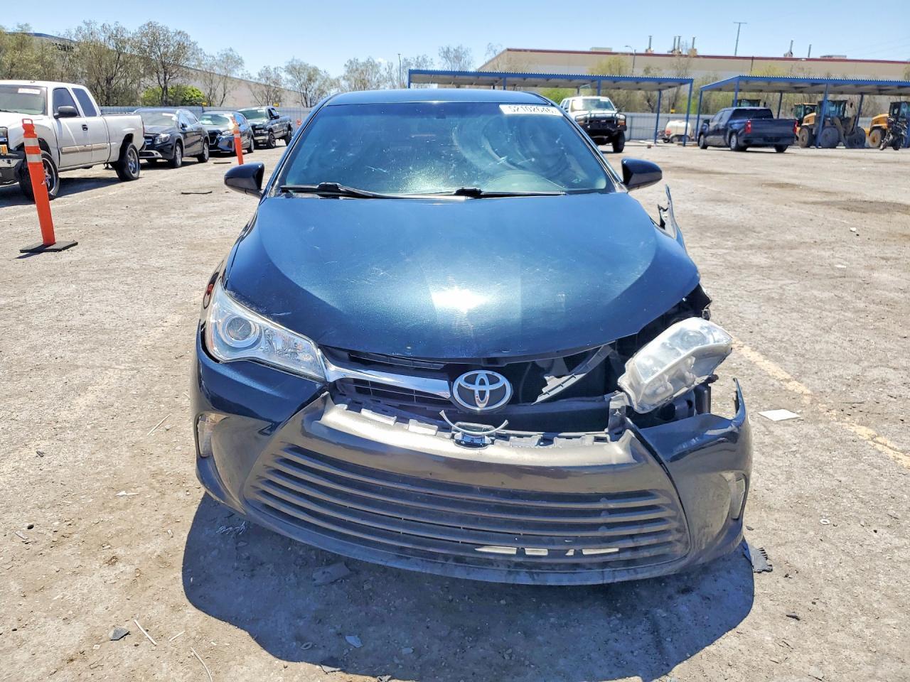 2016 Toyota Camry Le - zdjęcie 5