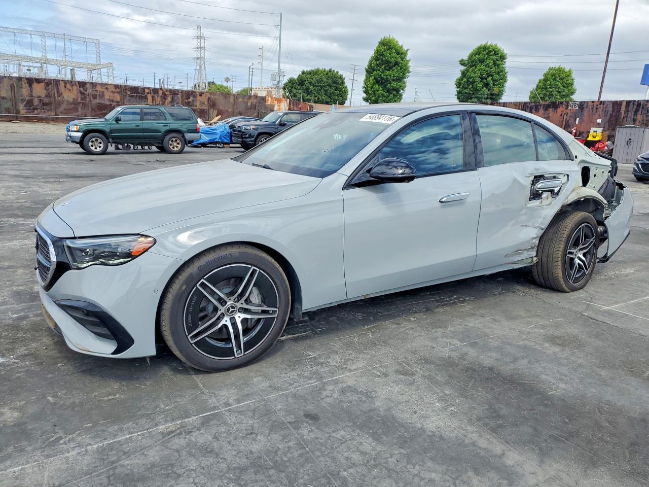 2025 Mercedes-Benz E 450 4Matic - zdjęcie główne