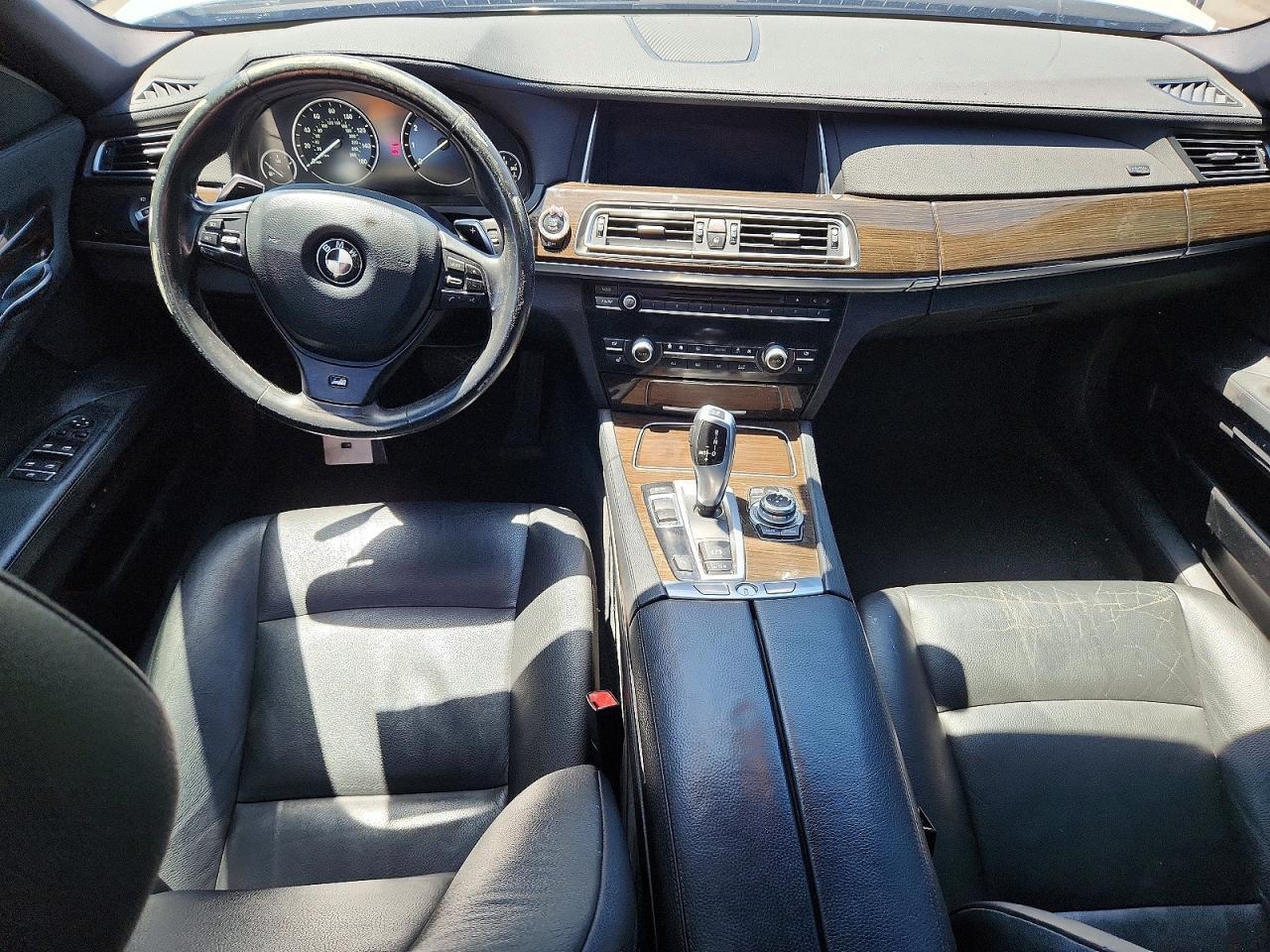 2013 BMW 740 I - zdjęcie 8