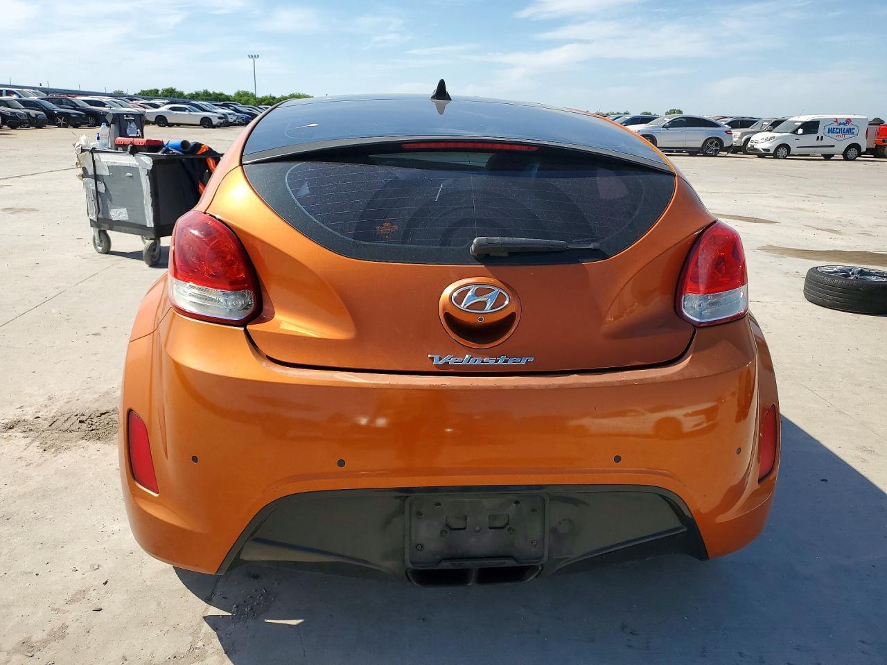 2013 Hyundai Veloster Base - zdjęcie 6