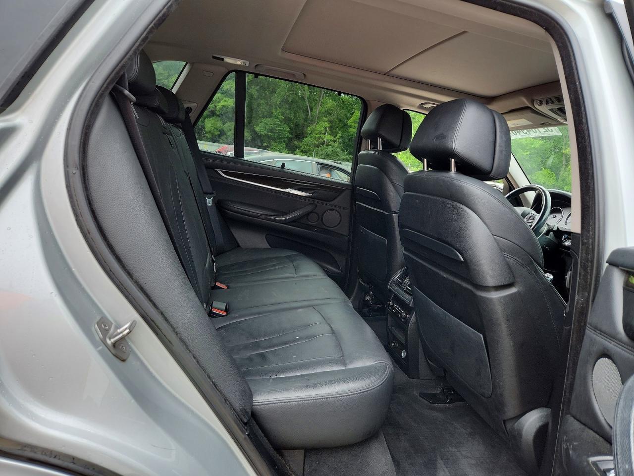 2016 BMW X5 xDrive50I - zdjęcie 11