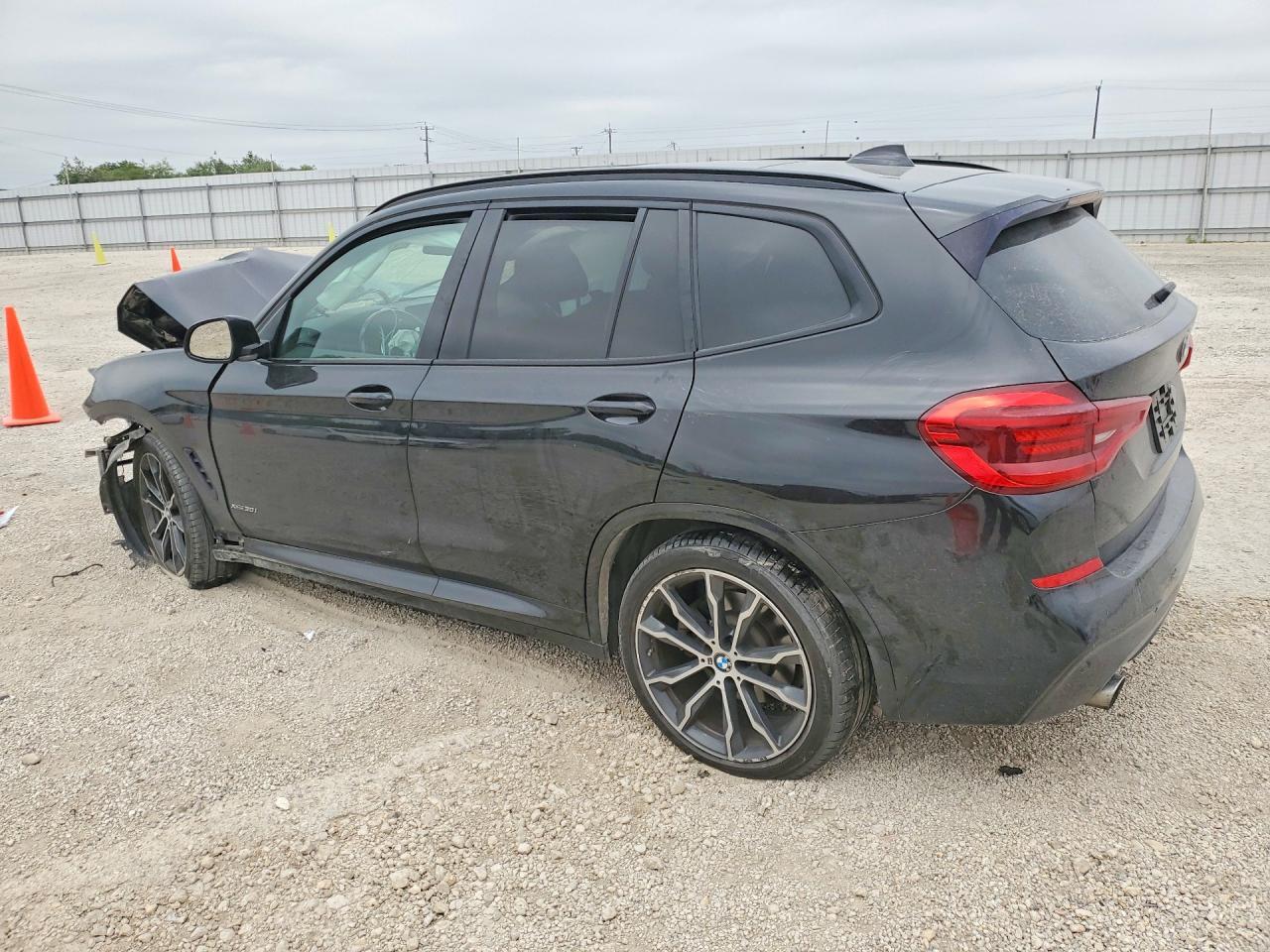 2018 BMW X3 xDrive30I - zdjęcie 2
