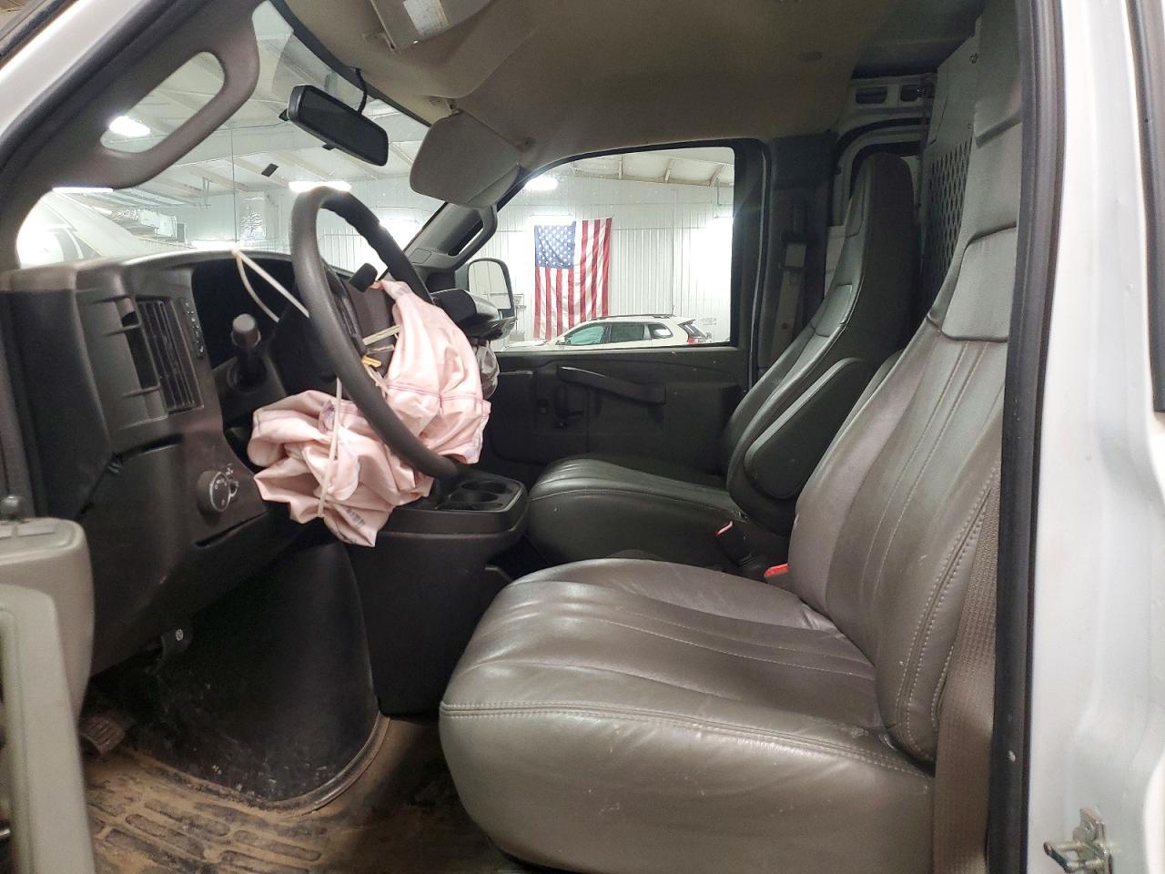 2024 Chevrolet Express G2500 - zdjęcie 7