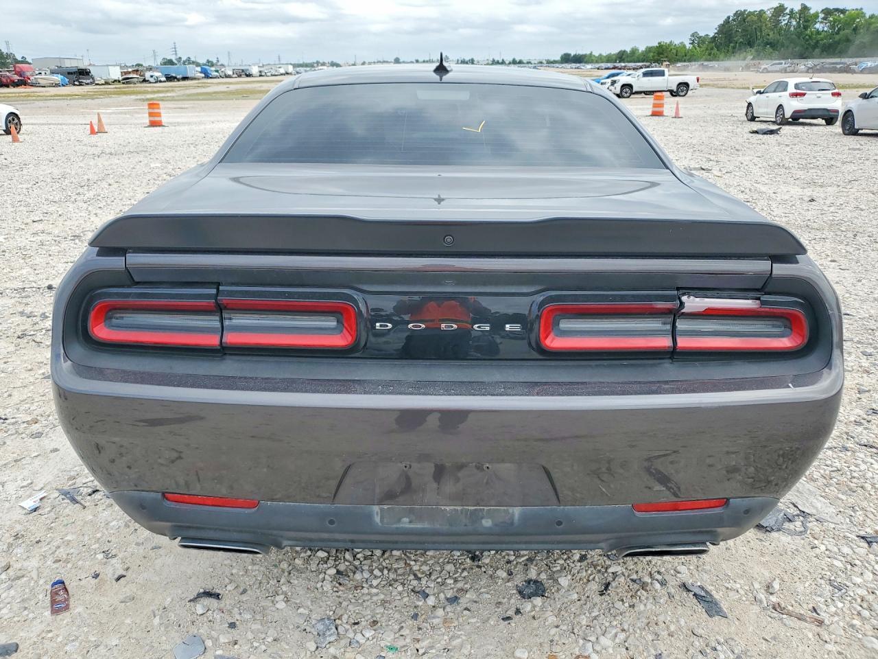 2018 Dodge Challenger R - zdjęcie 6