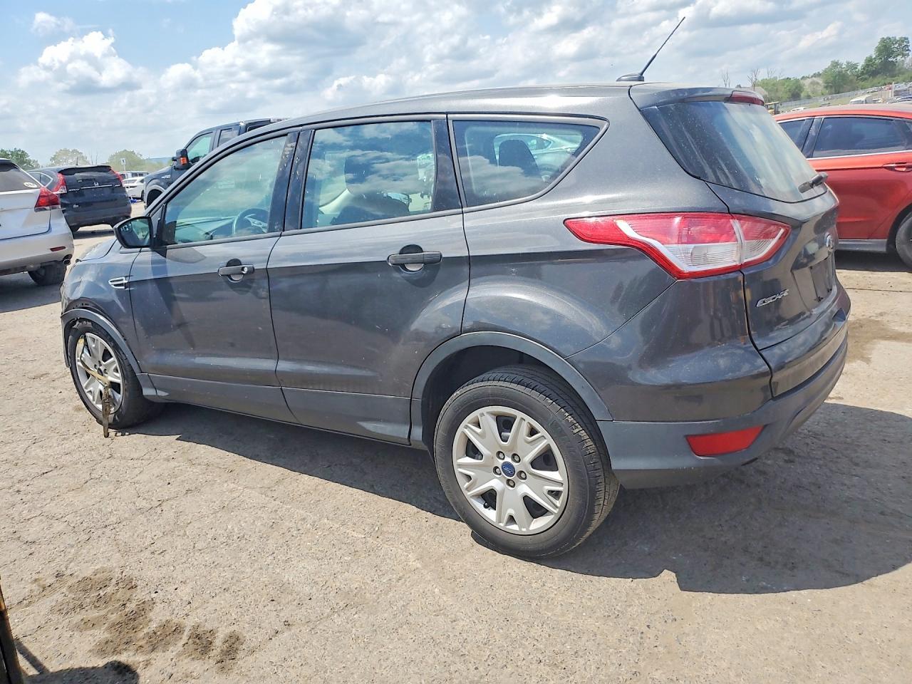 2016 Ford Escape S - zdjęcie 2