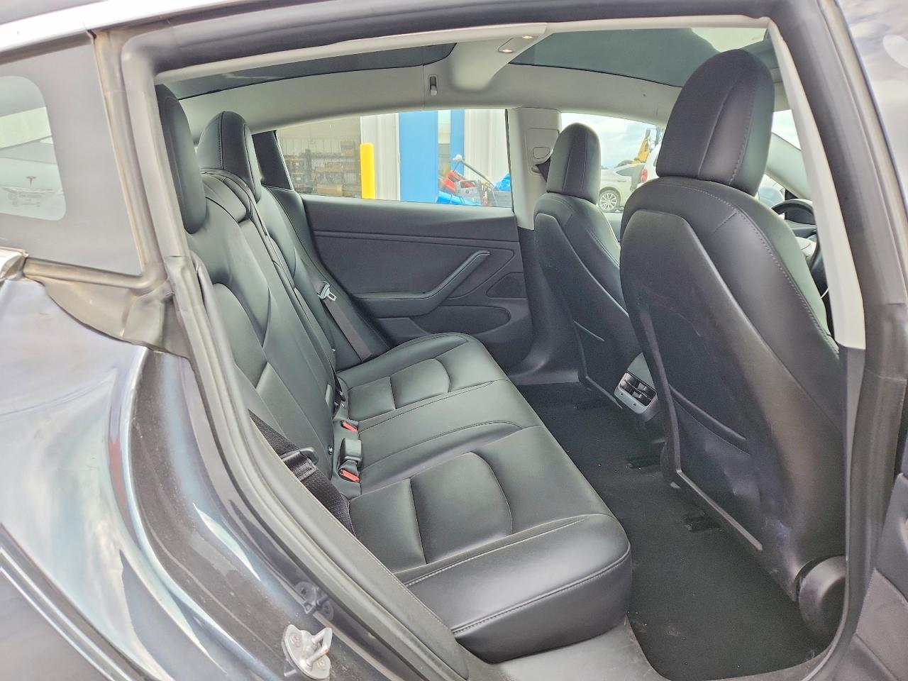 2018 Tesla Model 3 - zdjęcie 10