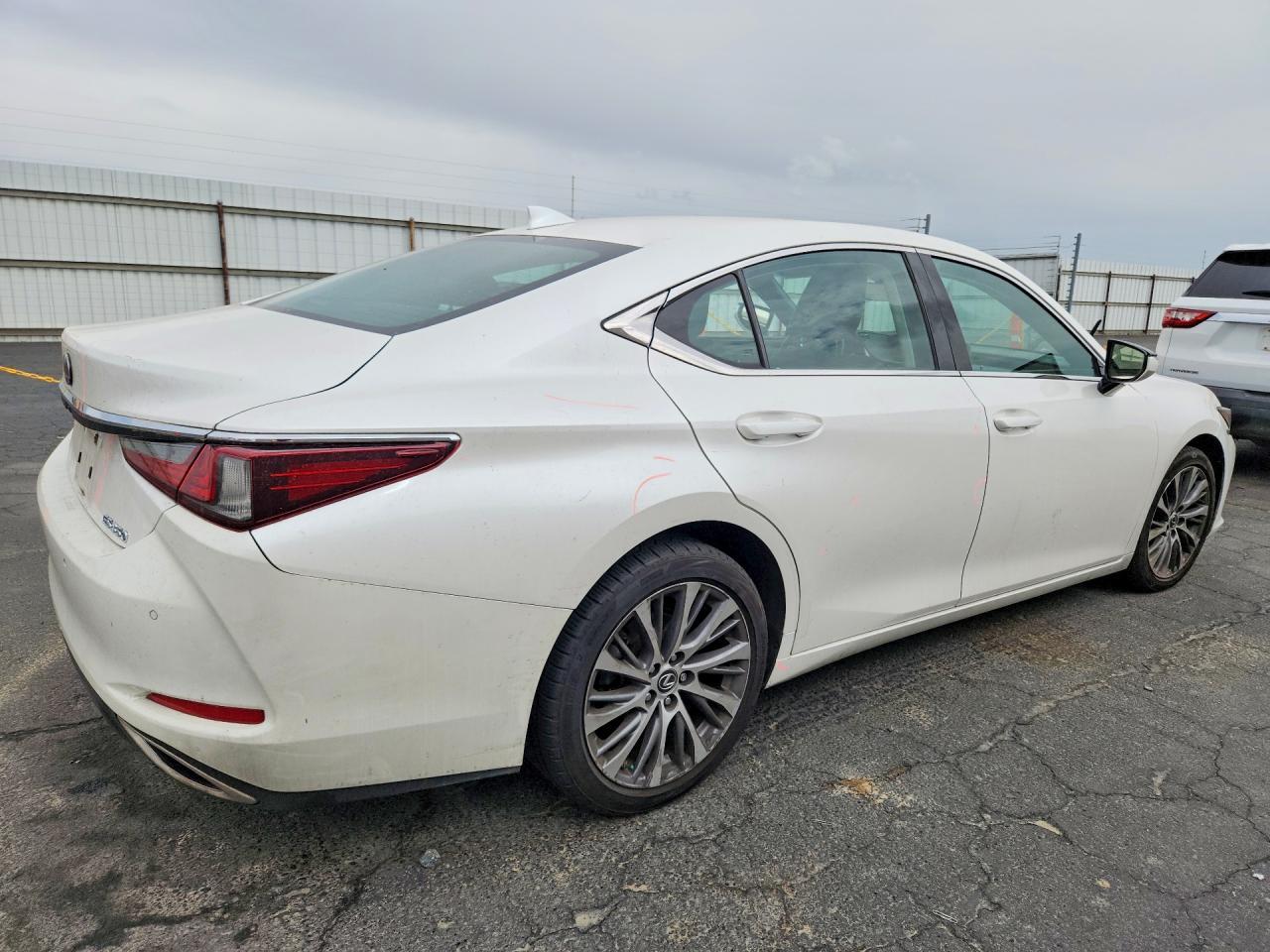 2019 Lexus Es 350 - zdjęcie 3