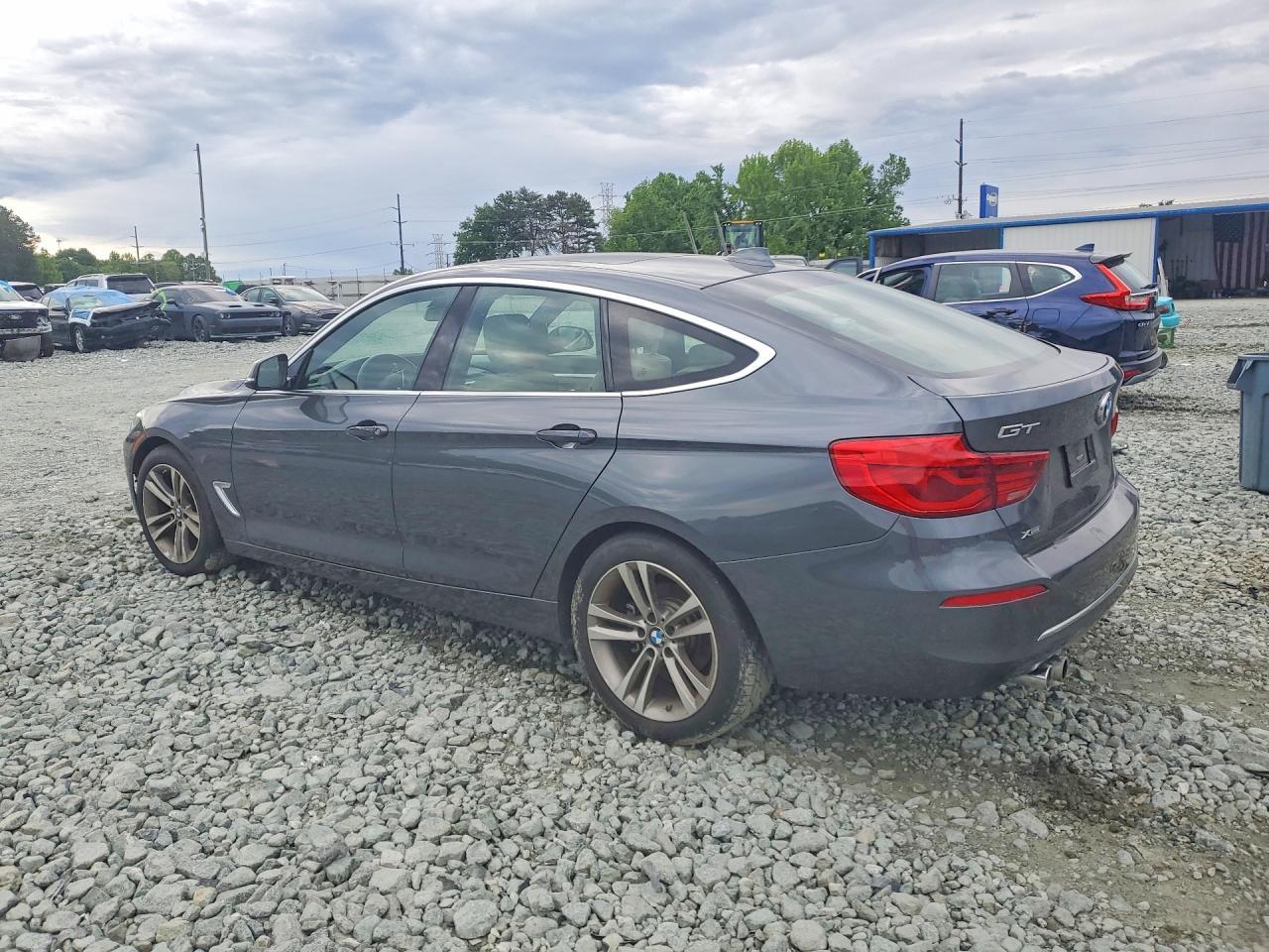 2019 BMW 330Xi Gt - zdjęcie 2