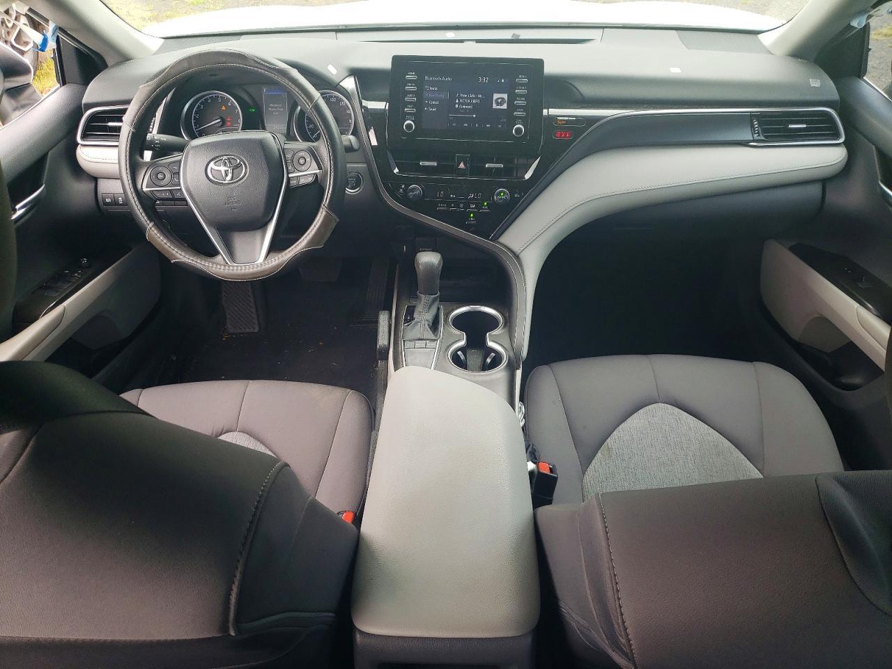 2023 Toyota Camry Le - zdjęcie 8