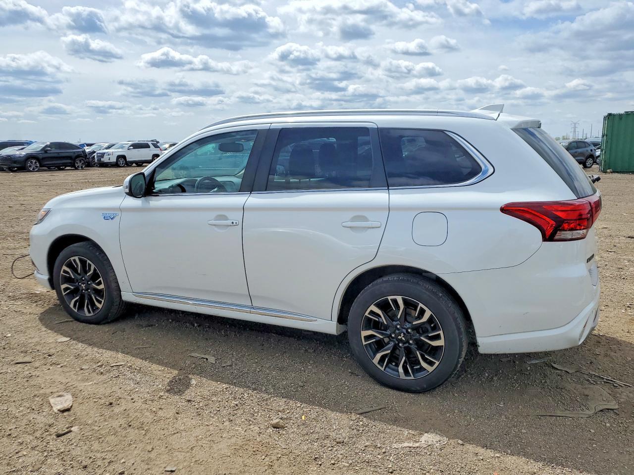 2018 Mitsubishi Outlander Se - zdjęcie 2