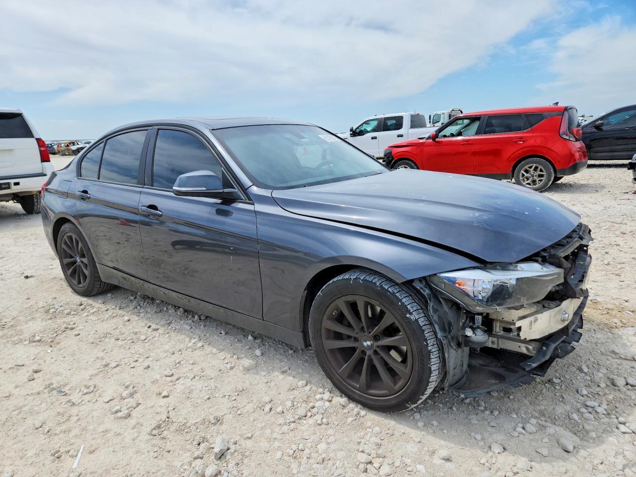 2016 BMW 320 I - zdjęcie 4