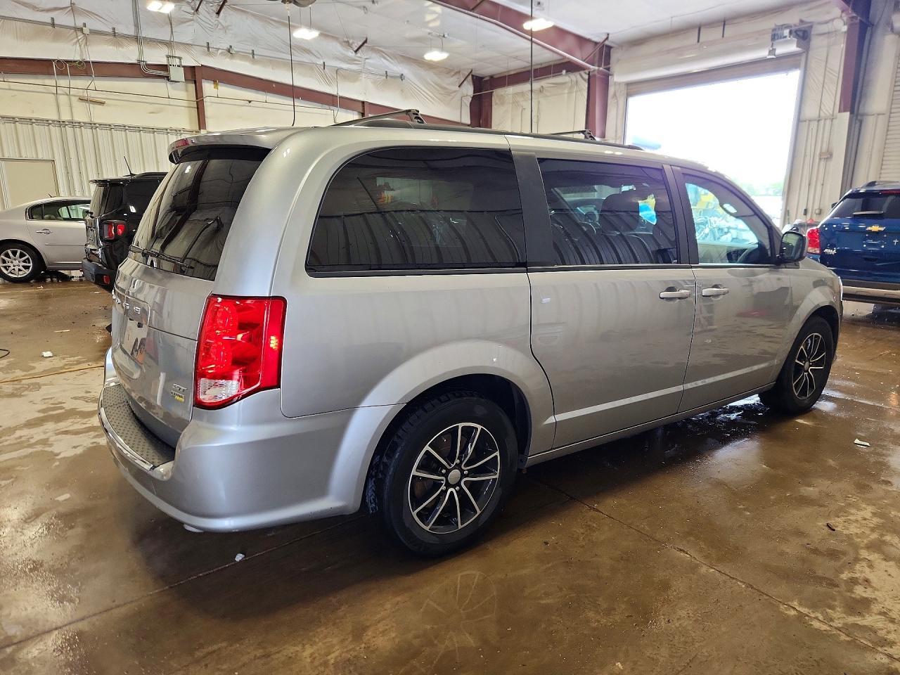 2019 Dodge Grand Caravan Gt - zdjęcie 3