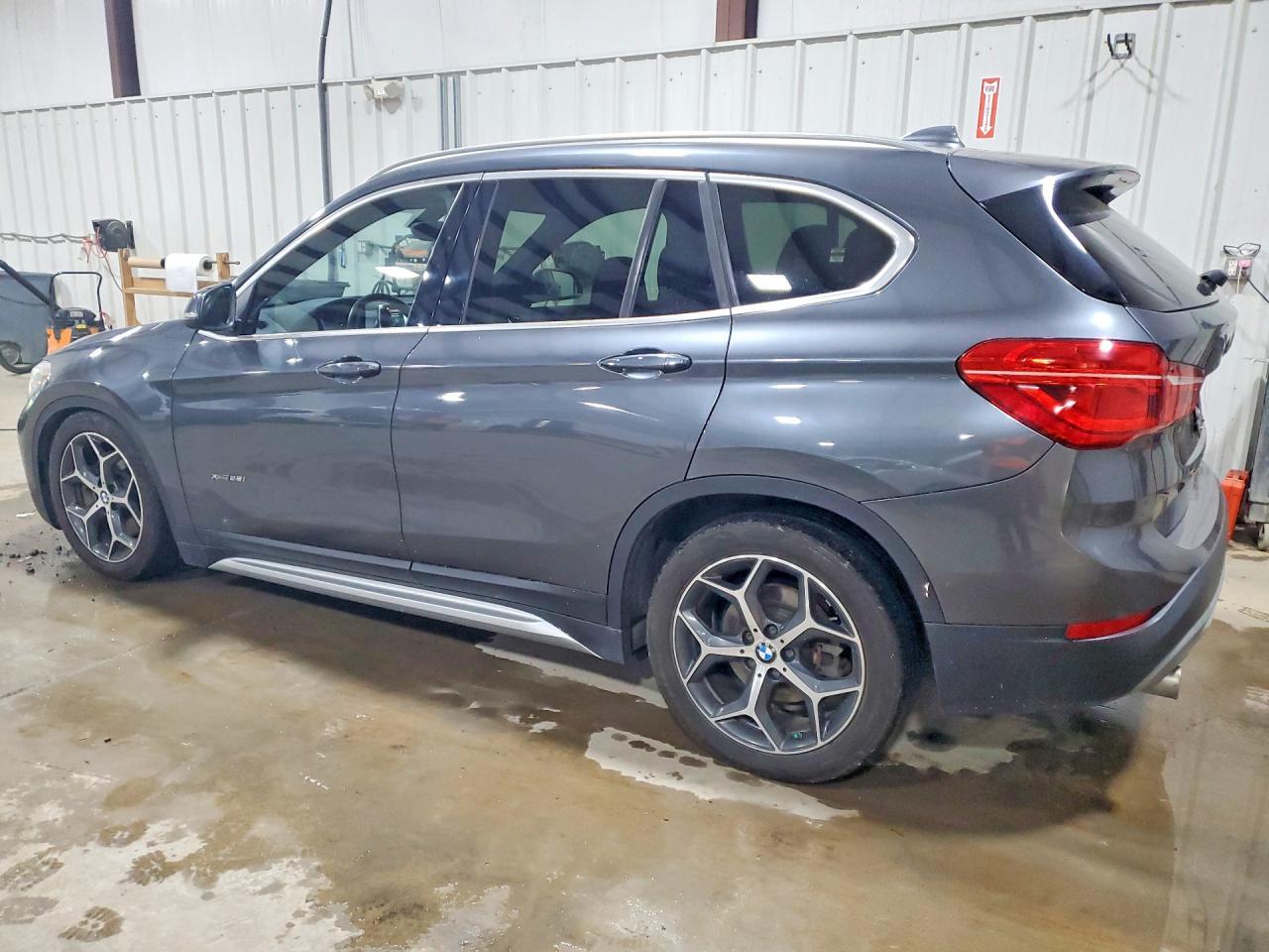 2018 BMW X1 xDrive28I - zdjęcie 2