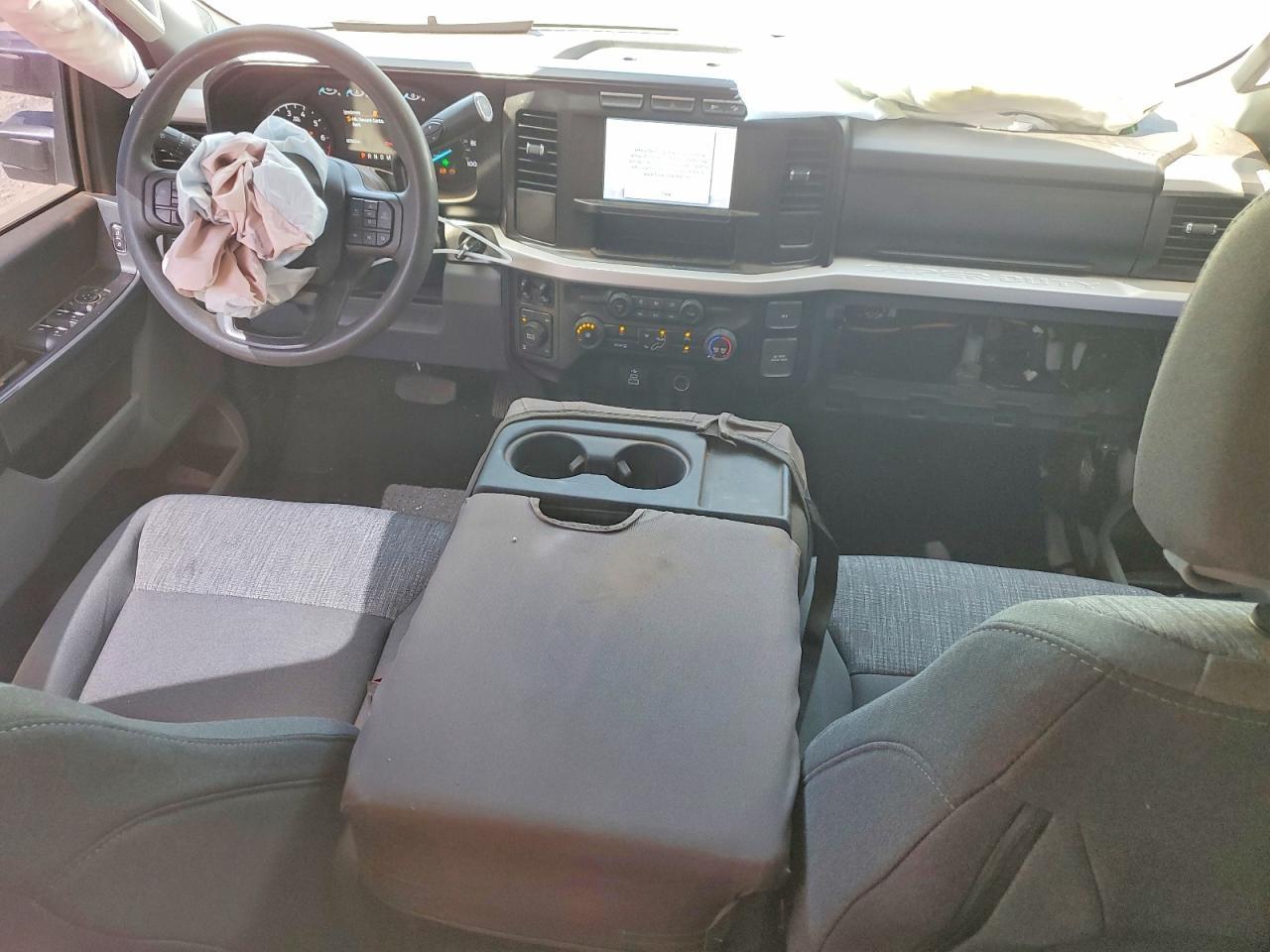2024 Ford F250 Super Duty - zdjęcie 8