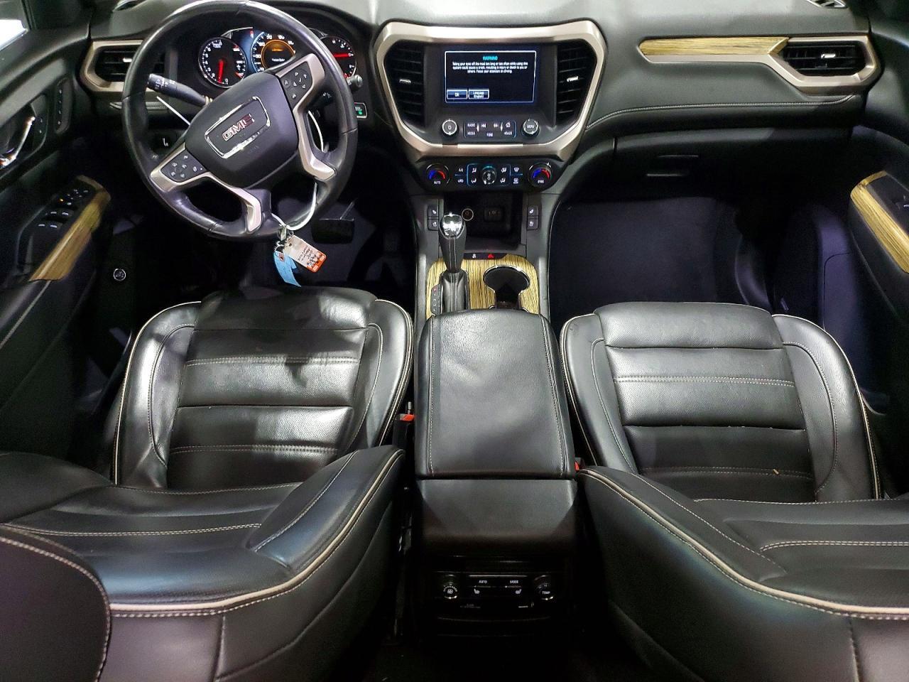 2018 GMC Acadia Denali - zdjęcie 8