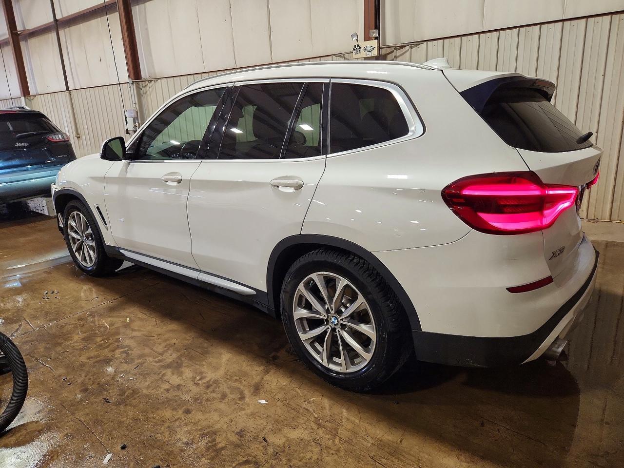 2018 BMW X3 xDrive30I - zdjęcie 2