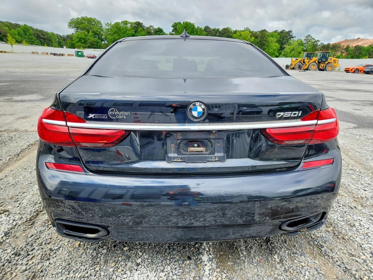 2018 BMW 750 Xi - zdjęcie 6