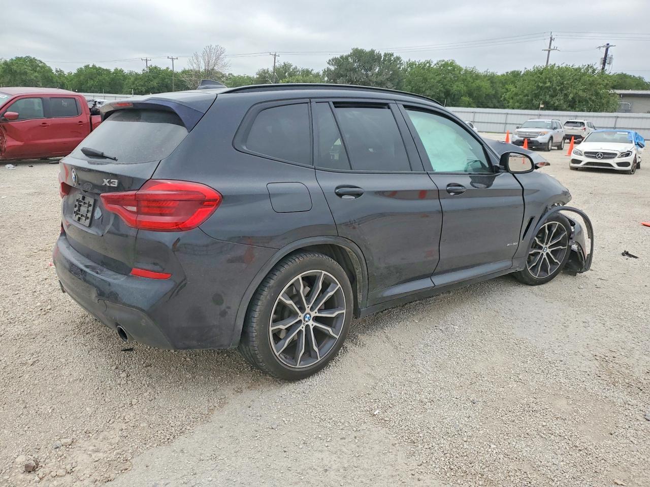 2018 BMW X3 xDrive30I - zdjęcie 3
