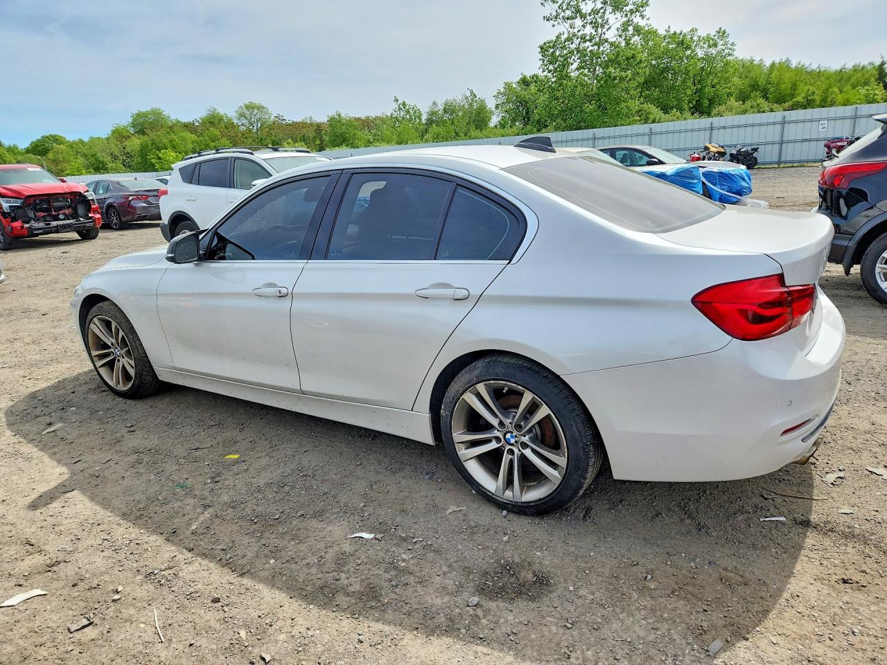 2017 BMW 330 Xi - zdjęcie 2