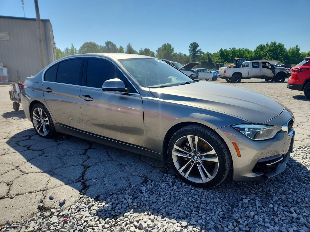 2018 BMW 330 I - zdjęcie 4