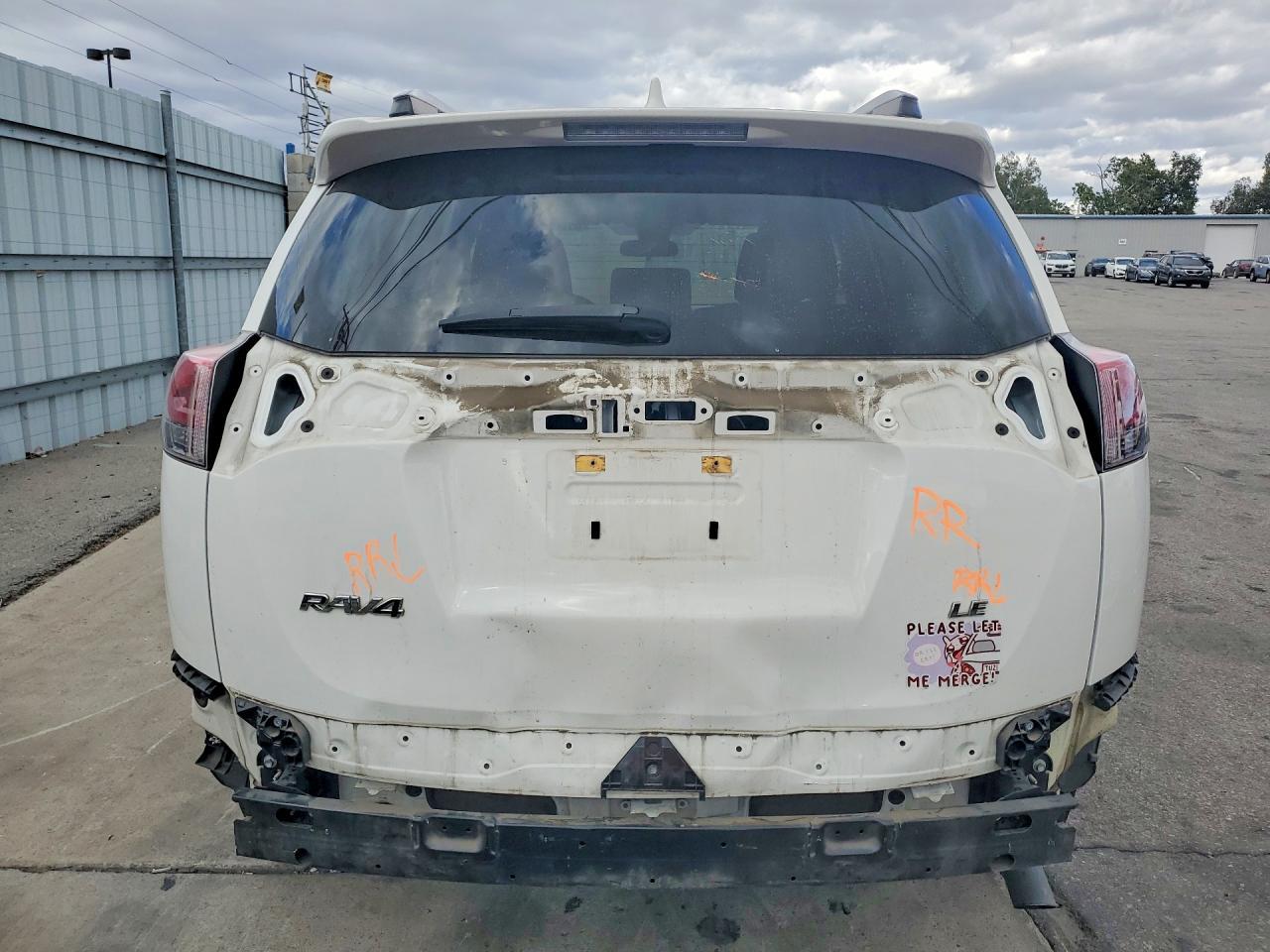 2017 Toyota Rav4 Le - zdjęcie 6