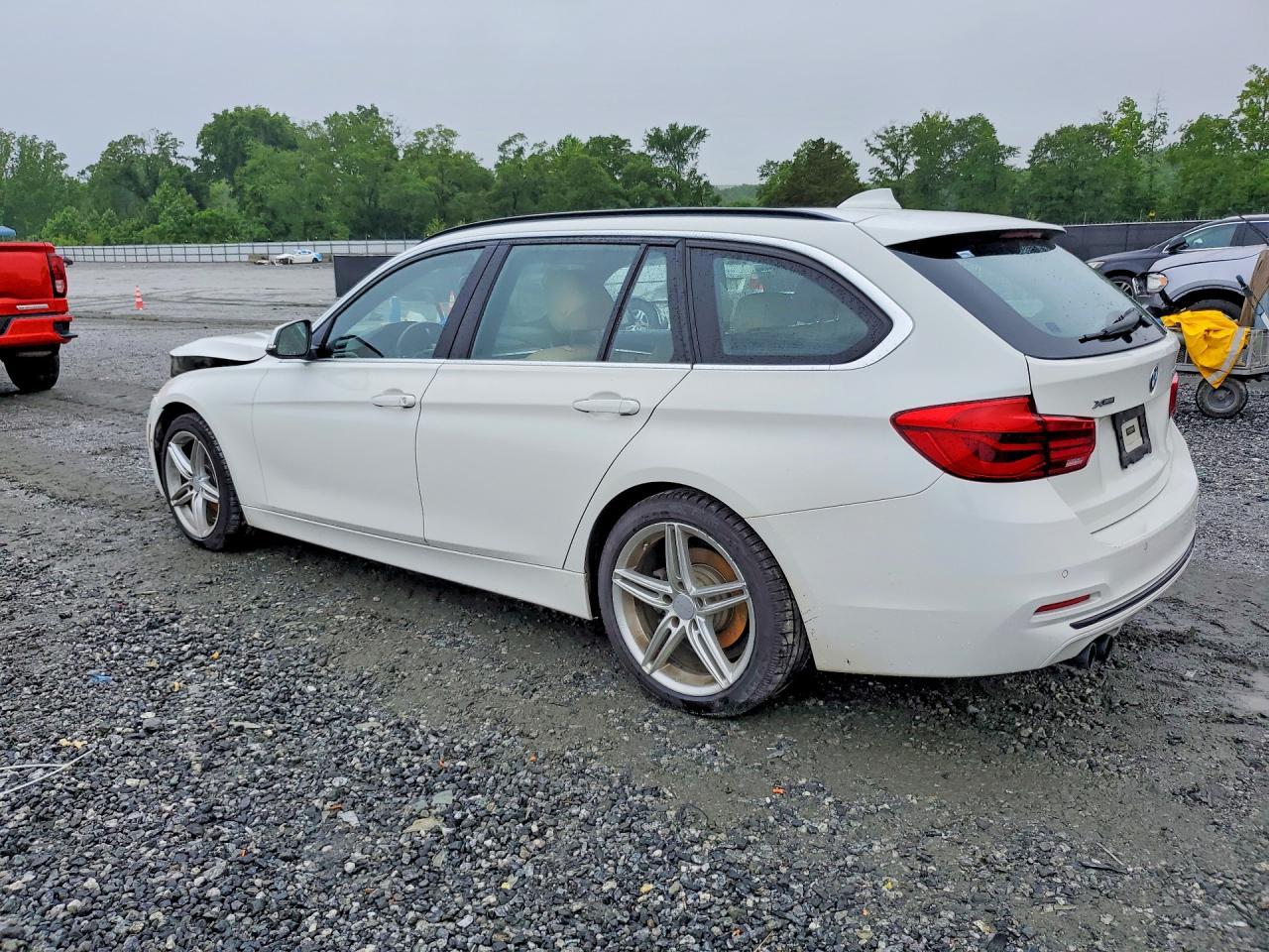 2017 BMW 330 Xi - zdjęcie 2