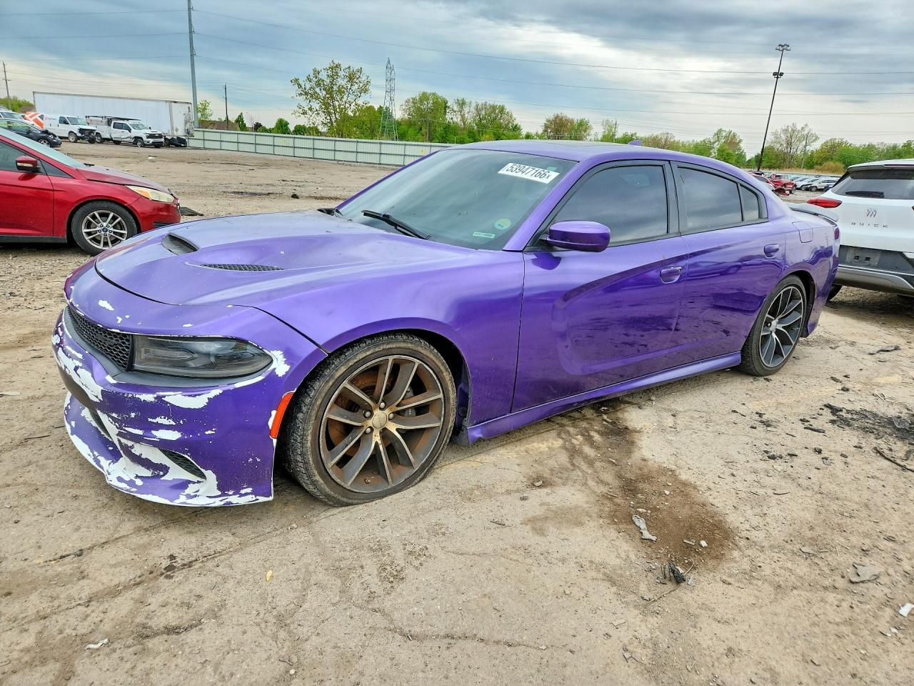2016 Dodge Charger R - zdjęcie główne