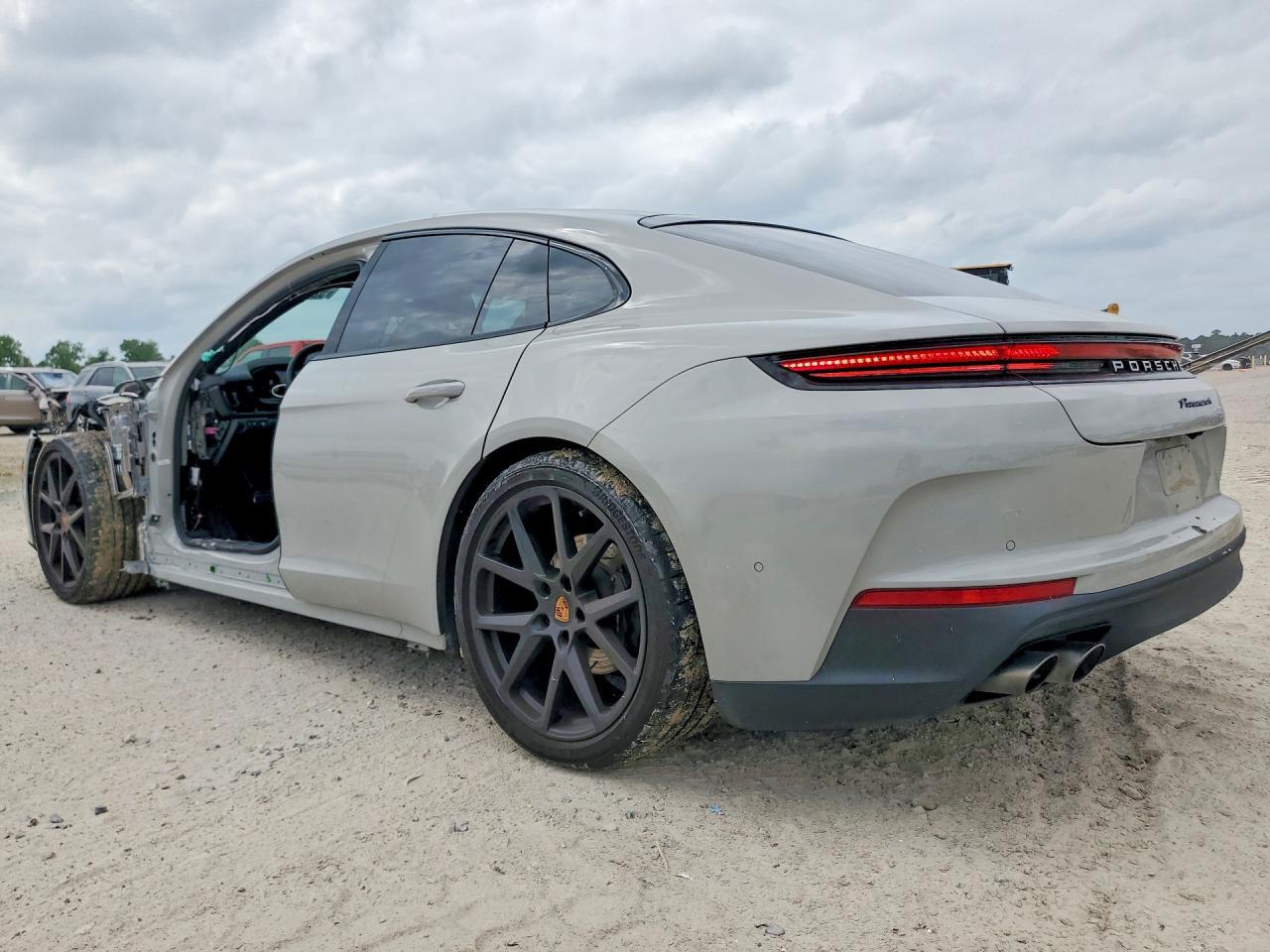 2025 Porsche Panamera 4 E-Hybrid - zdjęcie 2