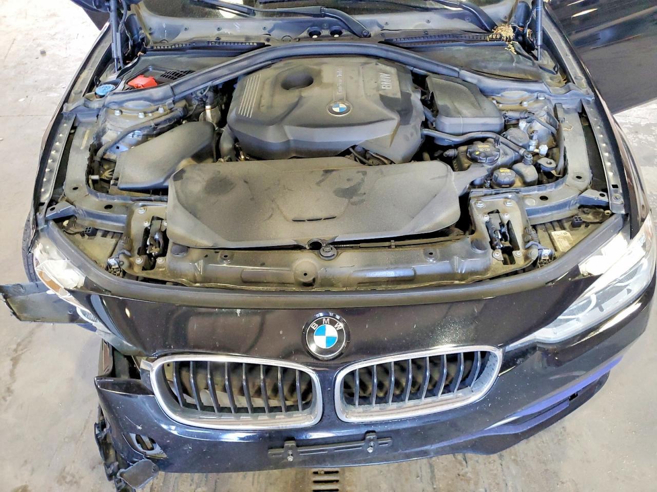 2018 BMW 330 I - zdjęcie 11
