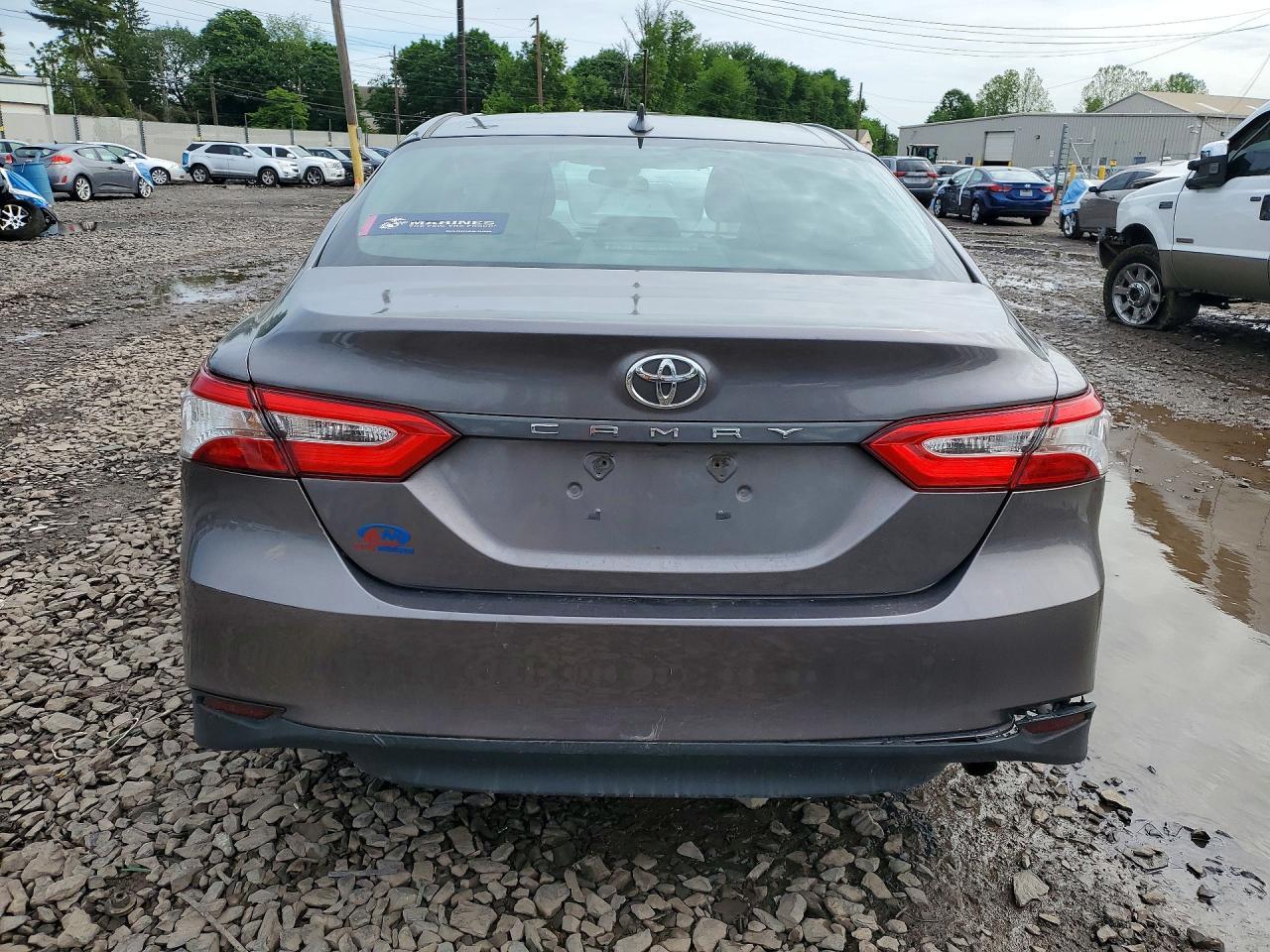 2019 Toyota Camry Le - zdjęcie 6