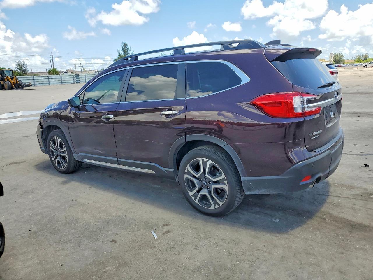 2025 Subaru Ascent Touring - zdjęcie 2