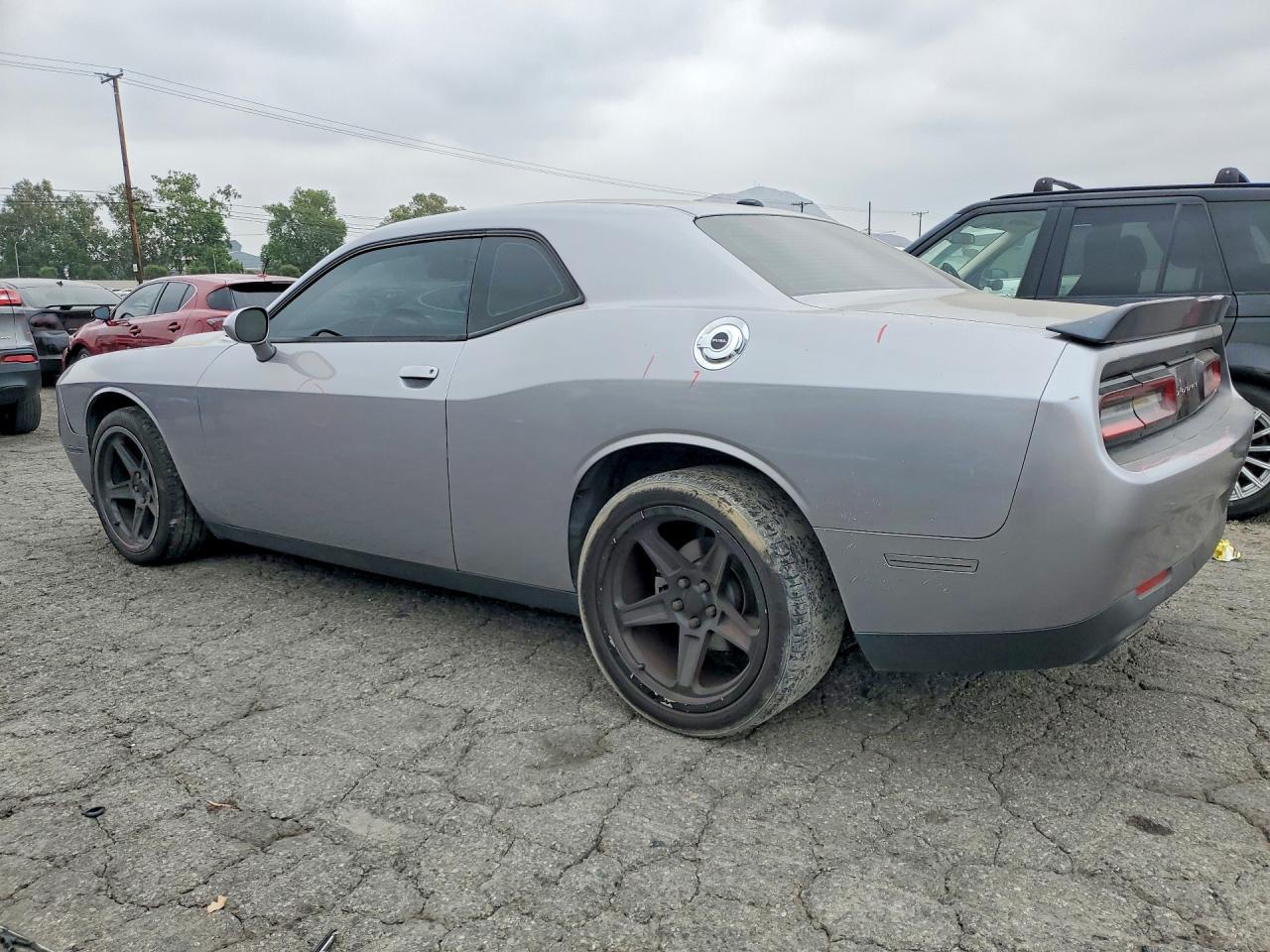 2015 Dodge Challenger Sxt - zdjęcie 2