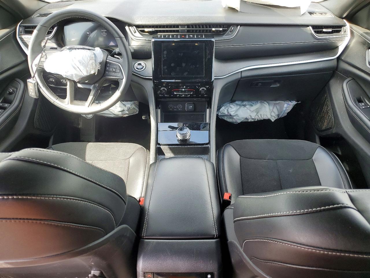 2025 Jeep Grand Cherokee L Laredo - zdjęcie 8