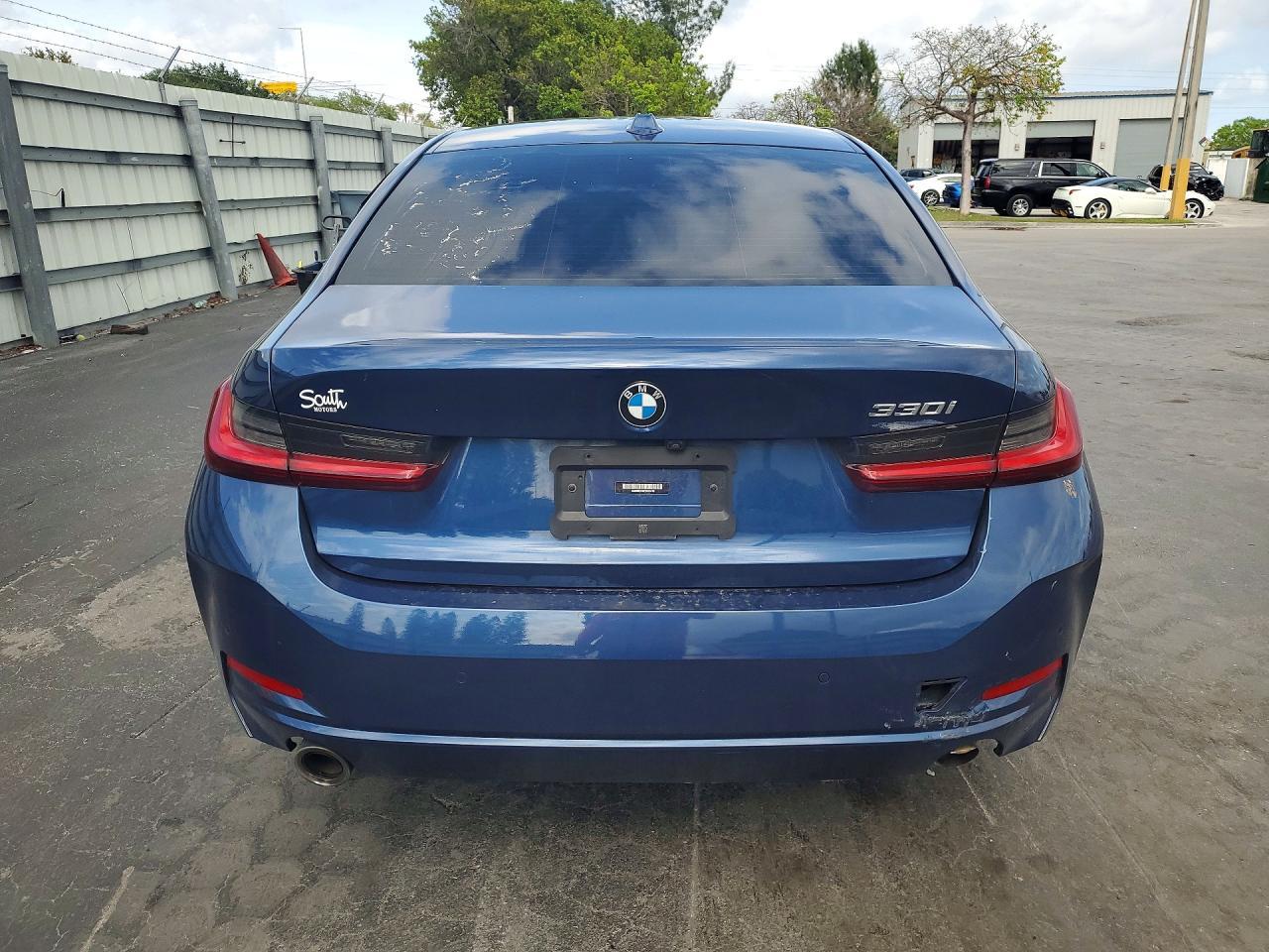 2023 BMW 330I - zdjęcie 6