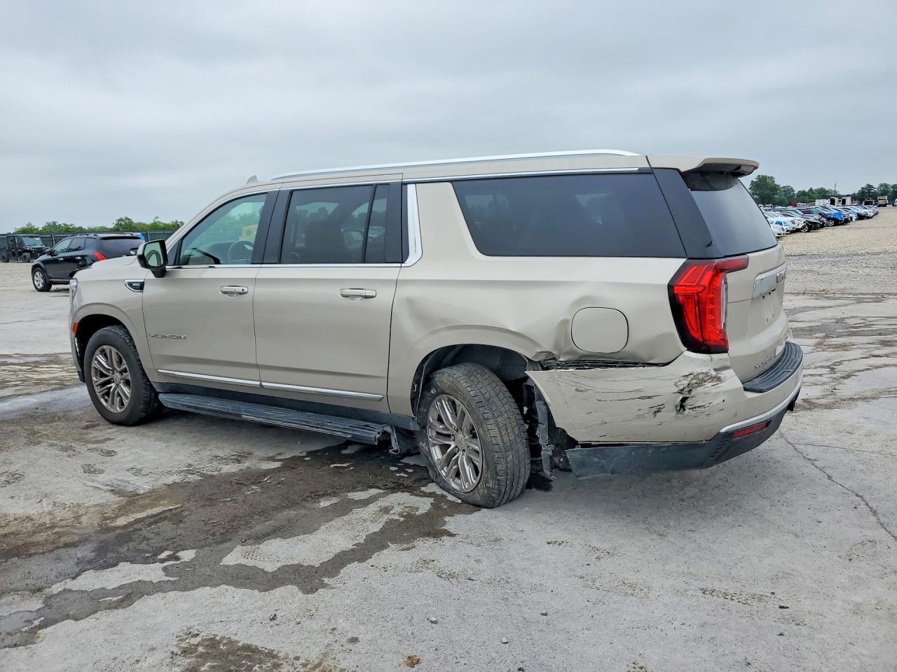 2021 GMC Yukon Xl K1500 Slt - zdjęcie 2