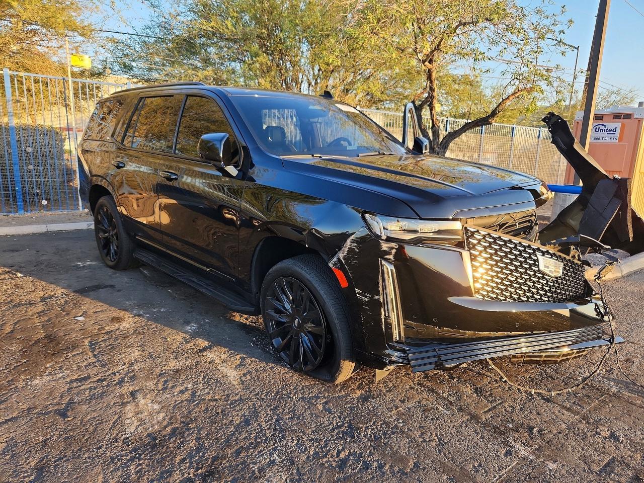 2024 Cadillac Escalade Premium Luxury - zdjęcie 4