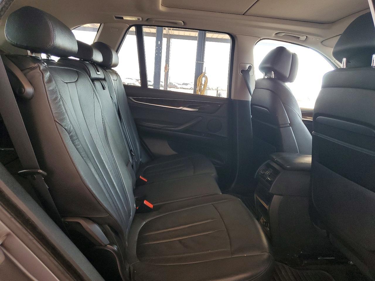 2015 BMW X5 xDrive50I - zdjęcie 10