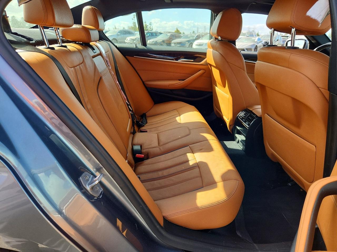 2020 BMW 530E - zdjęcie 10