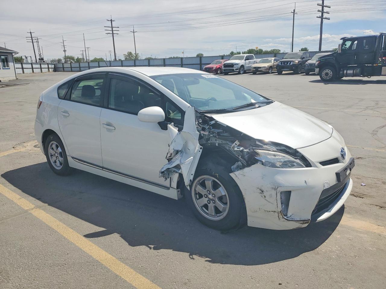 2013 Toyota Prius Three - zdjęcie 4