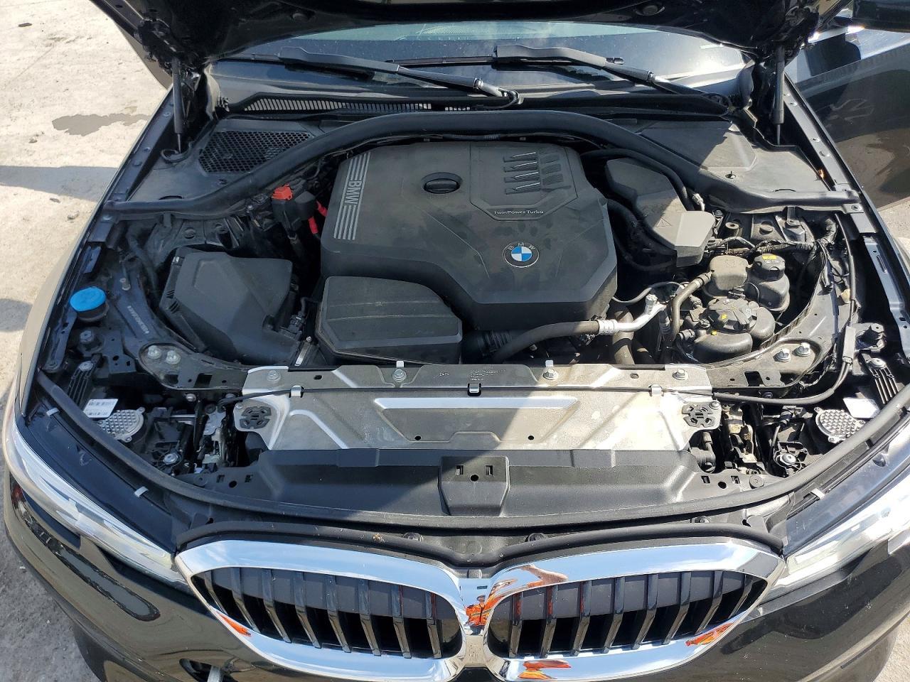 2021 BMW 330Xi - zdjęcie 11