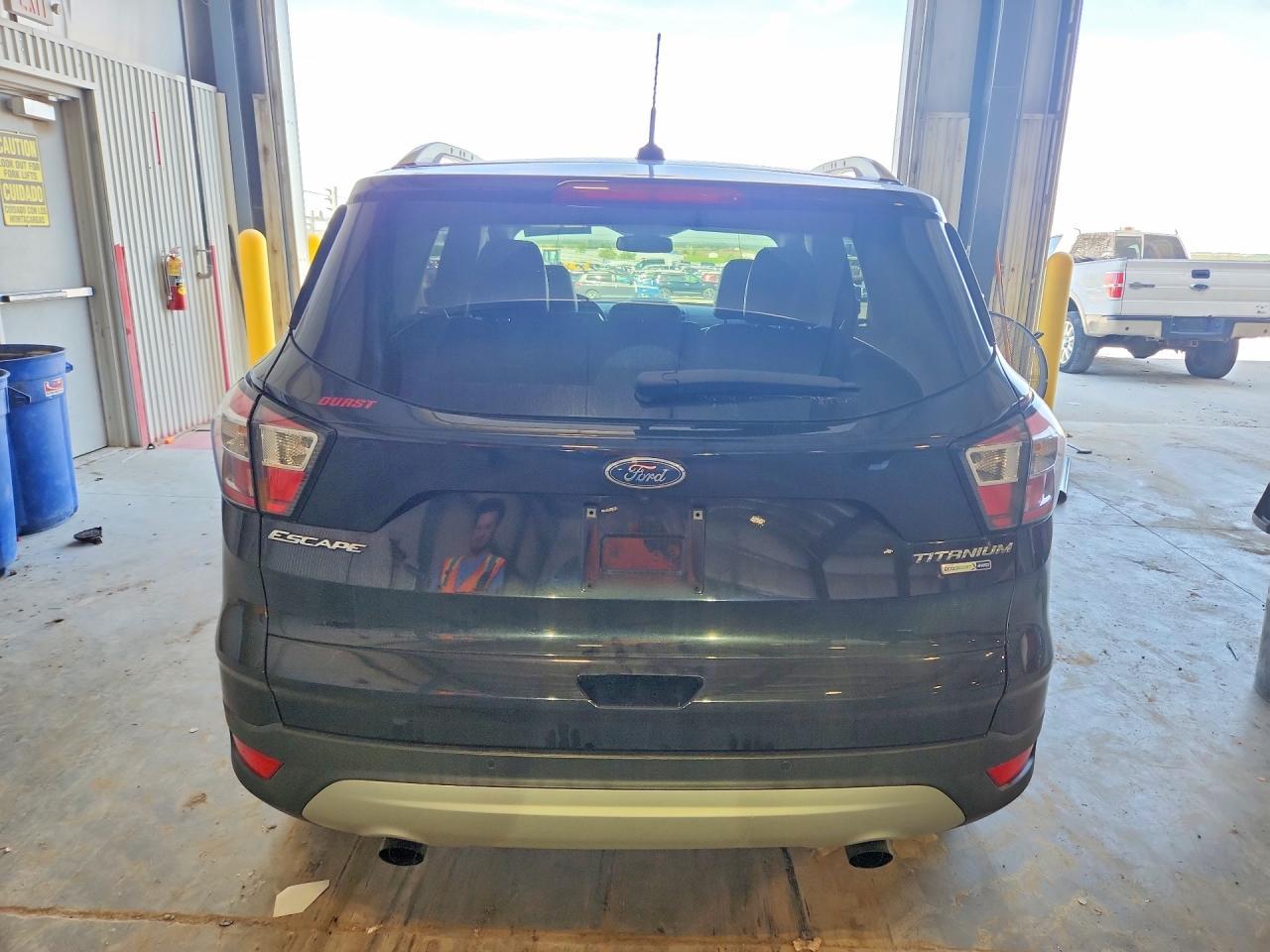 2017 Ford Escape Titanium - zdjęcie 6