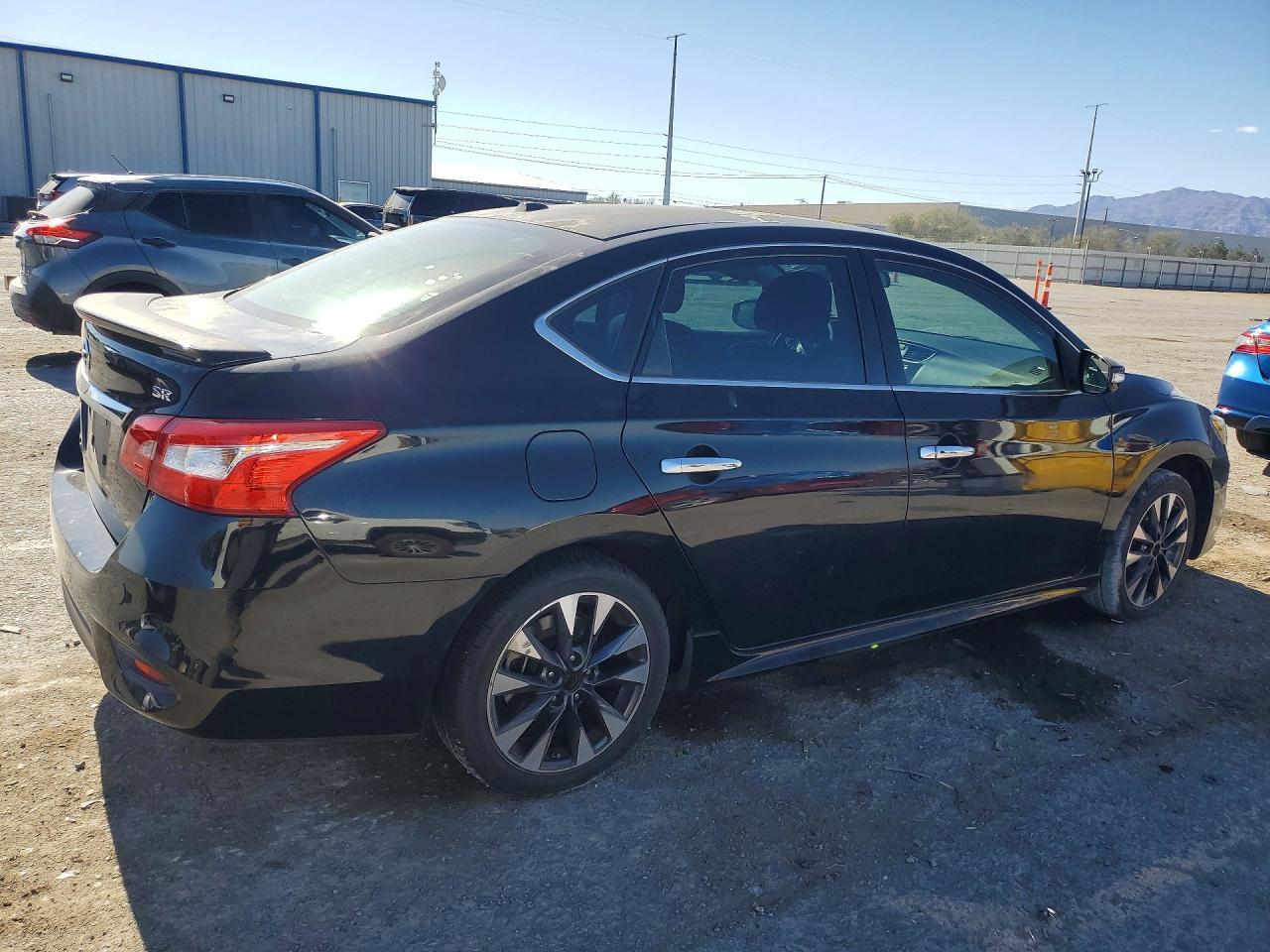 2016 Nissan Sentra Sr - zdjęcie 3