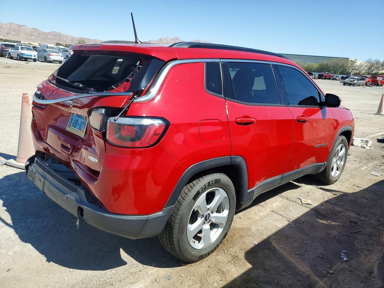 2017 Jeep Compass Latitude - zdjęcie 3