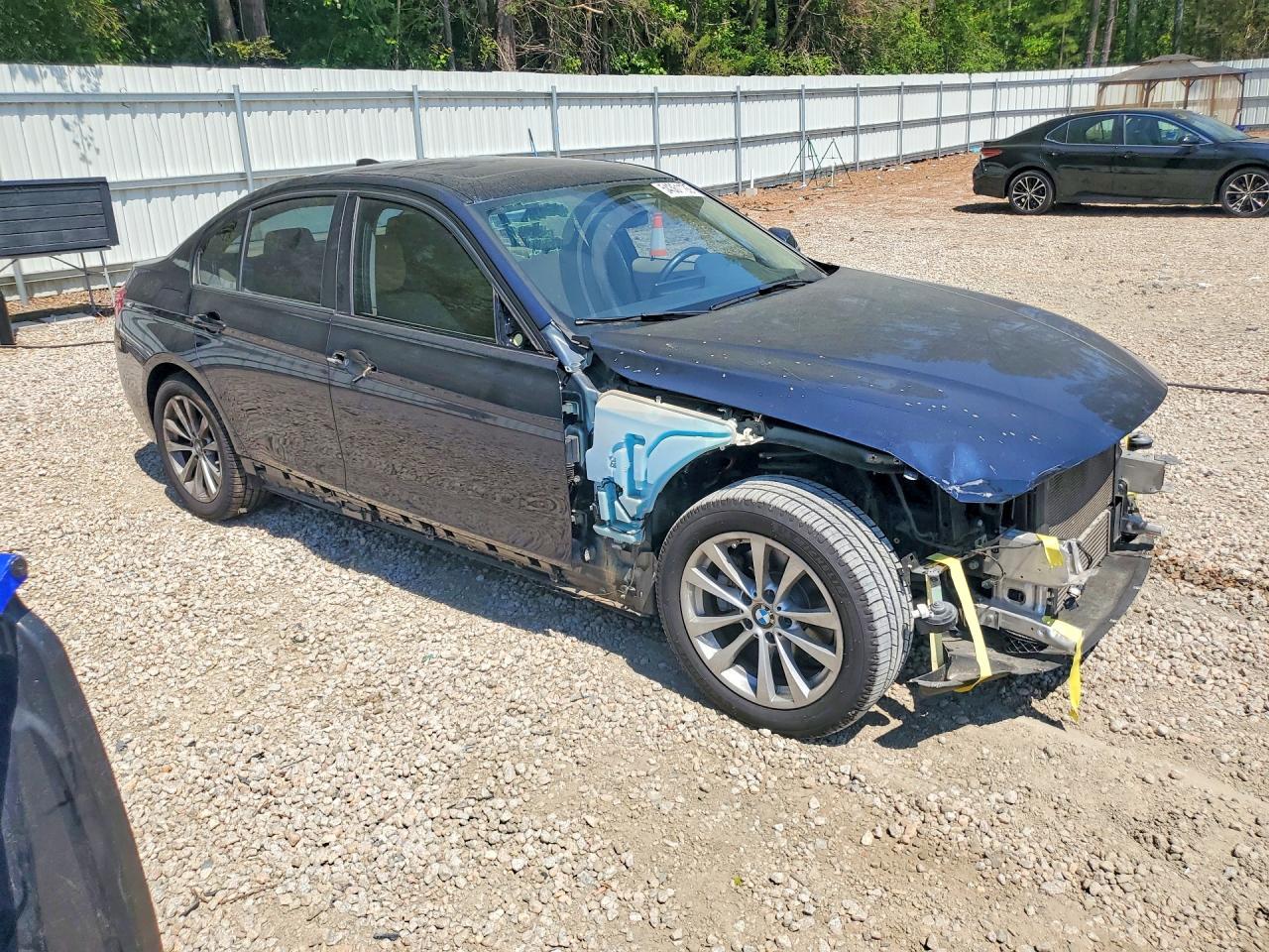 2016 BMW 320 I - zdjęcie 4