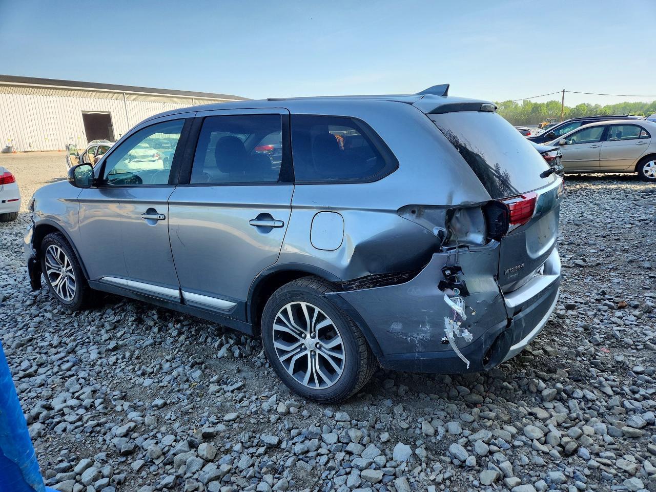 2017 Mitsubishi Outlander Se - zdjęcie 2