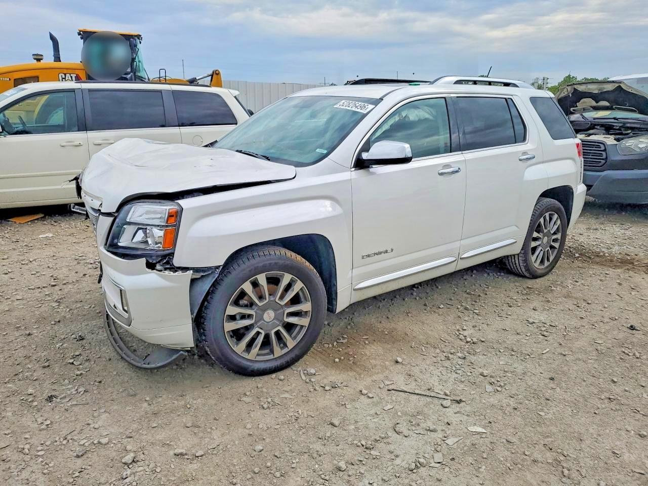 2016 GMC Terrain Denali - zdjęcie główne