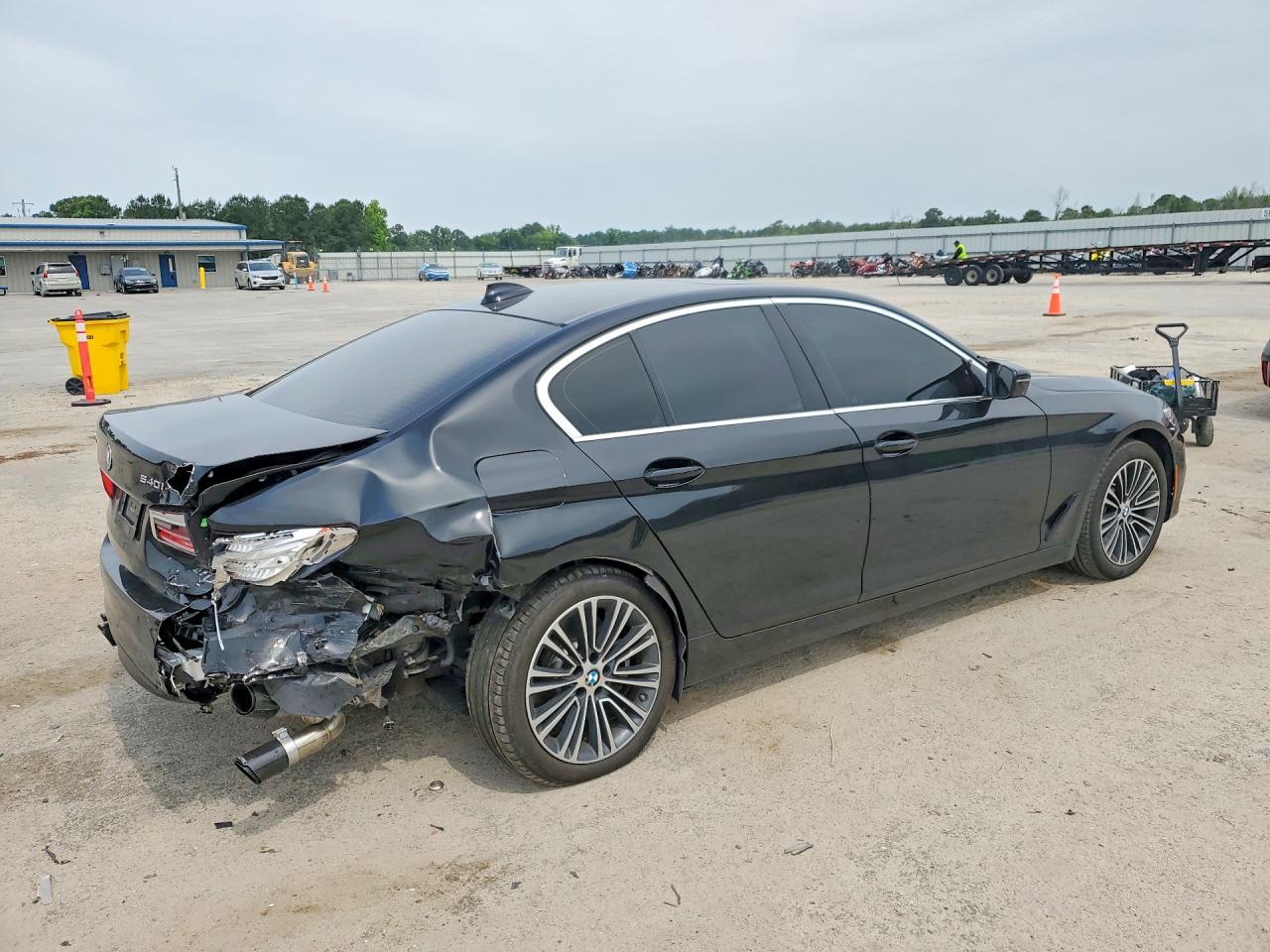 2019 BMW Seria 5 540i - zdjęcie 3