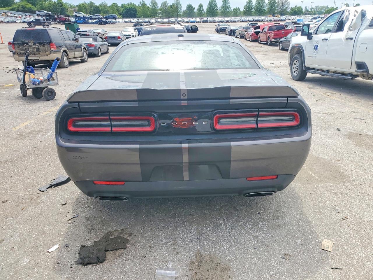 2021 Dodge Challenger R - zdjęcie 6