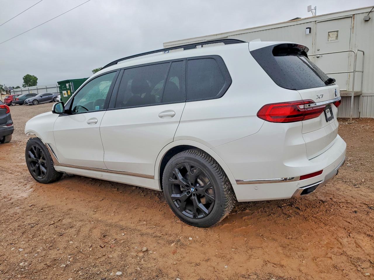 2022 BMW X7 xDrive40I - zdjęcie 2